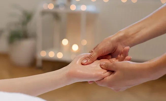 LL-Four Hands Massage